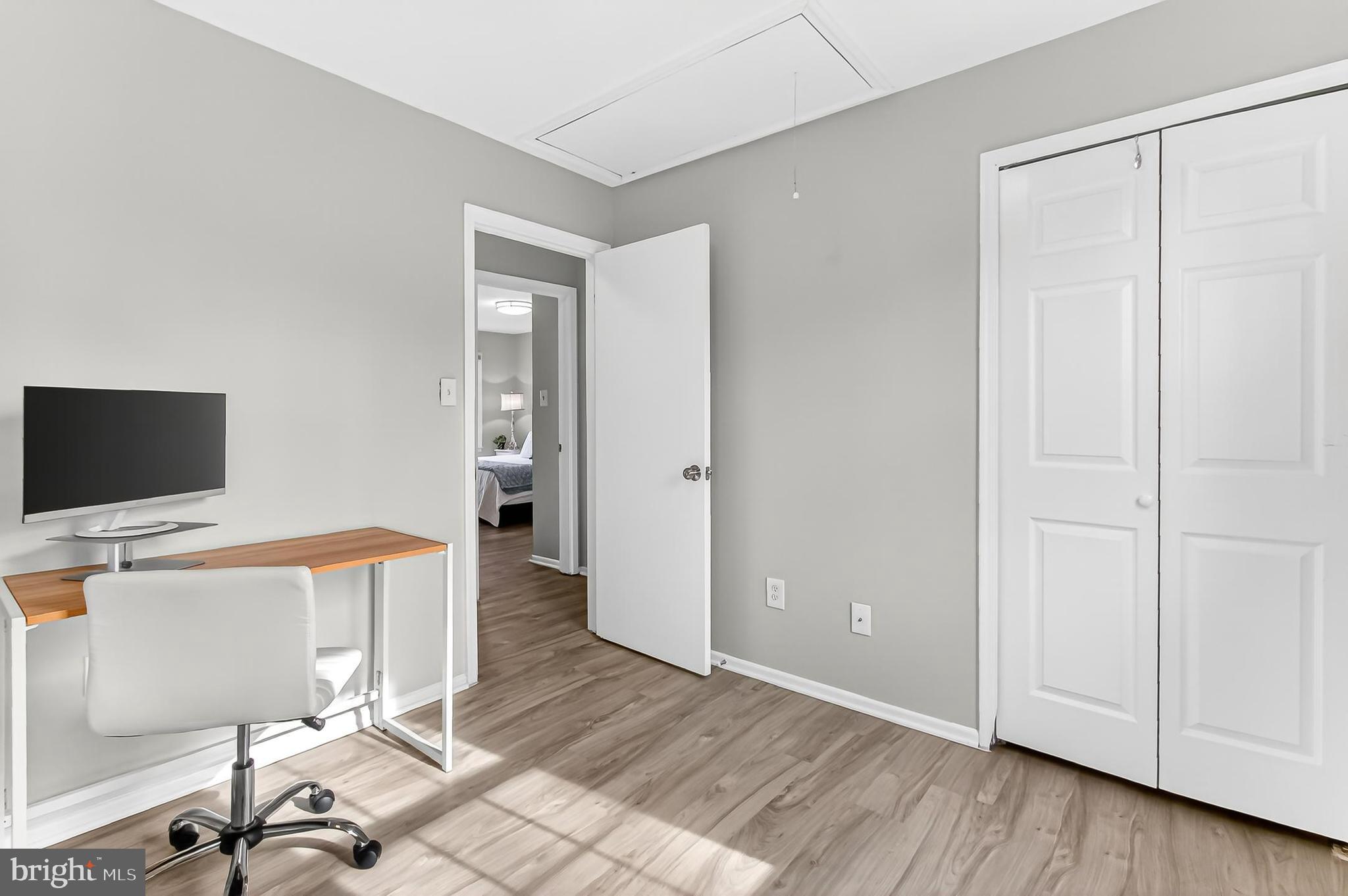 NEWINGTON STATION - Residential