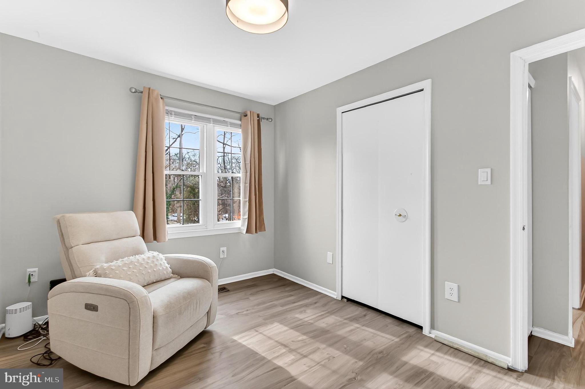 NEWINGTON STATION - Residential