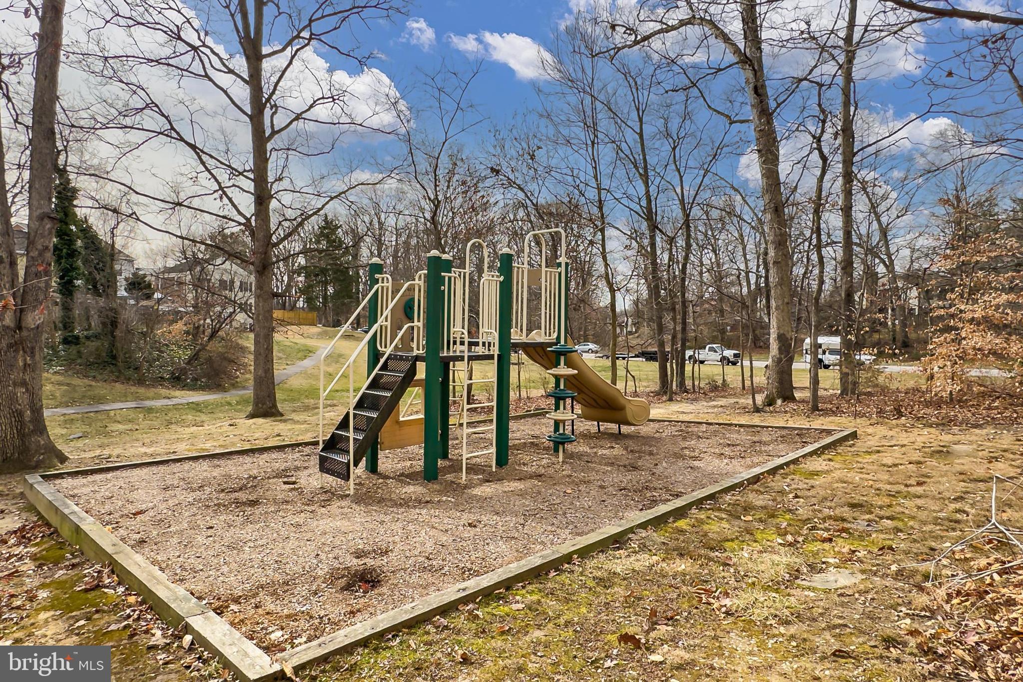 NEWINGTON STATION - Residential