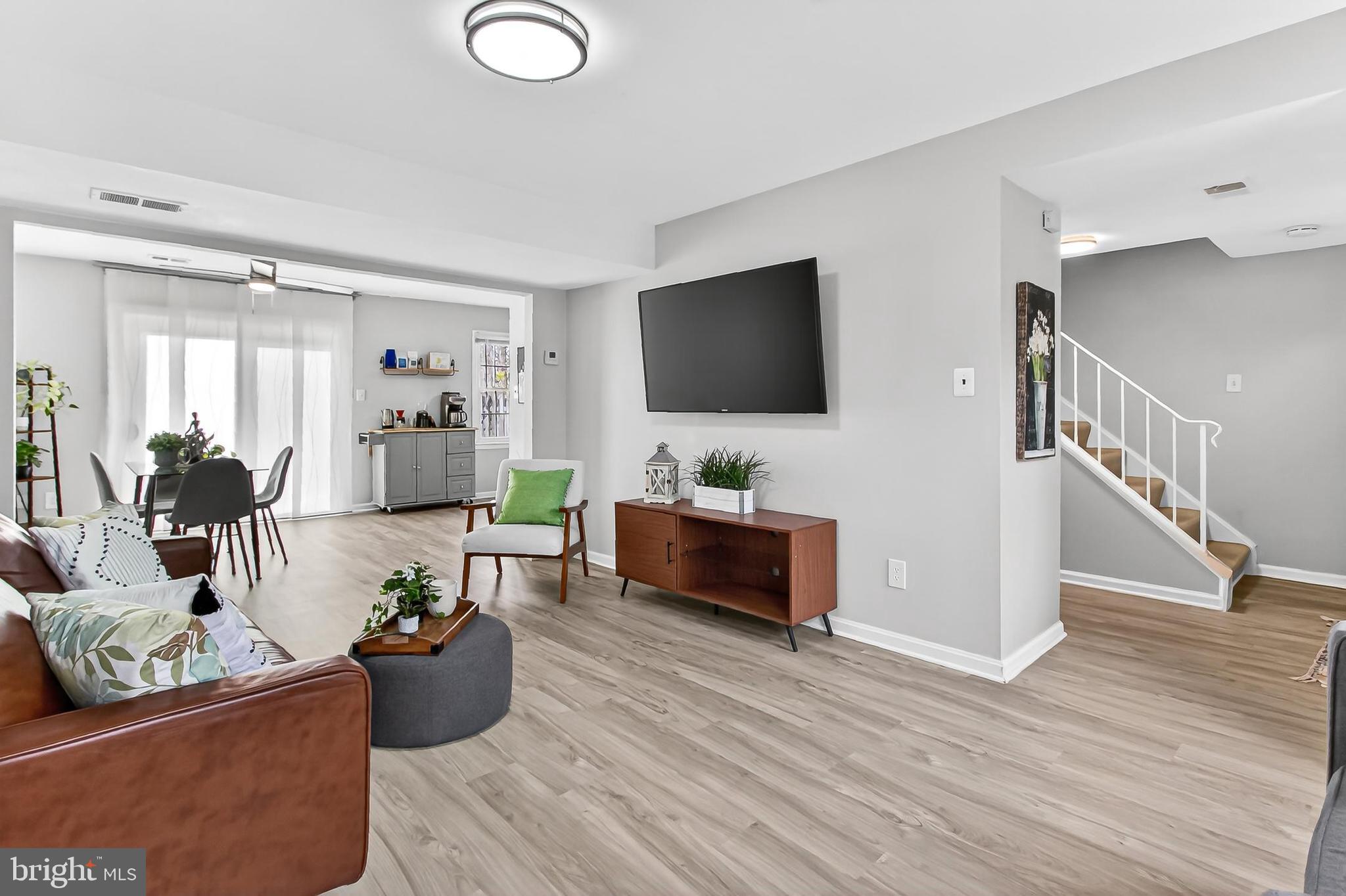 NEWINGTON STATION - Residential