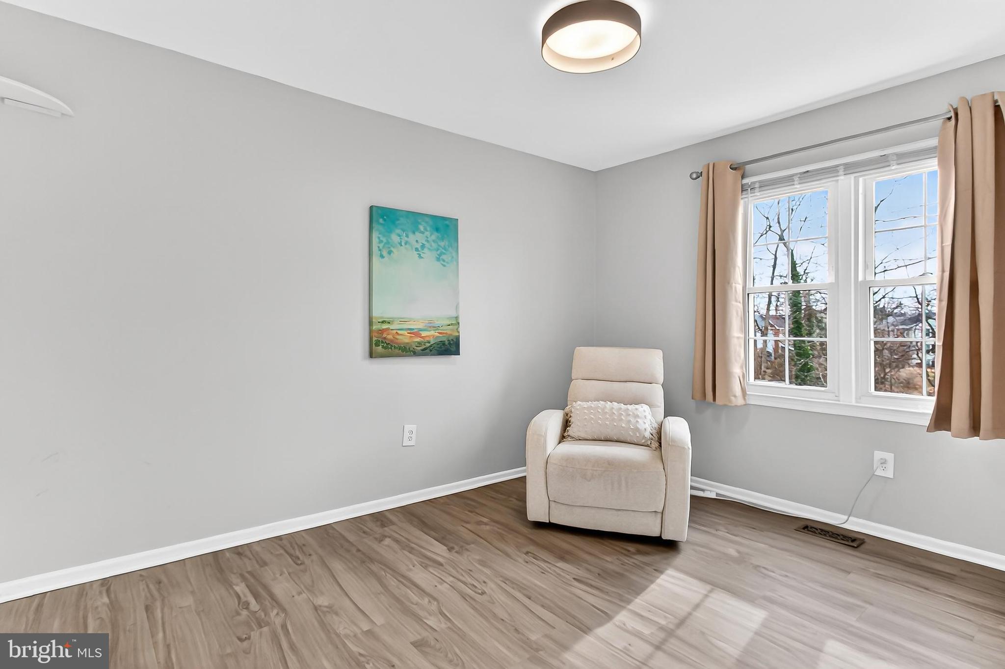 NEWINGTON STATION - Residential