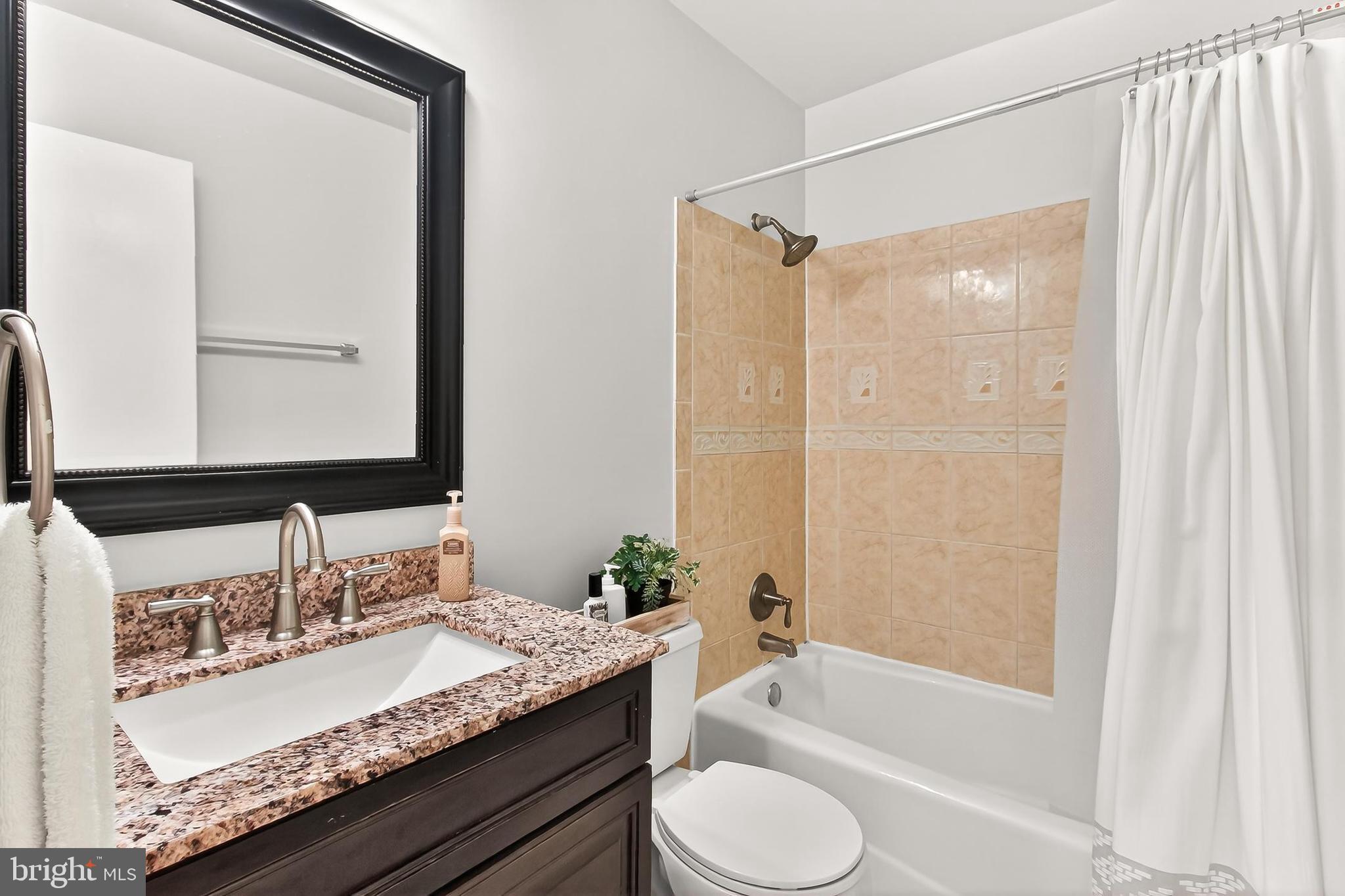 NEWINGTON STATION - Residential