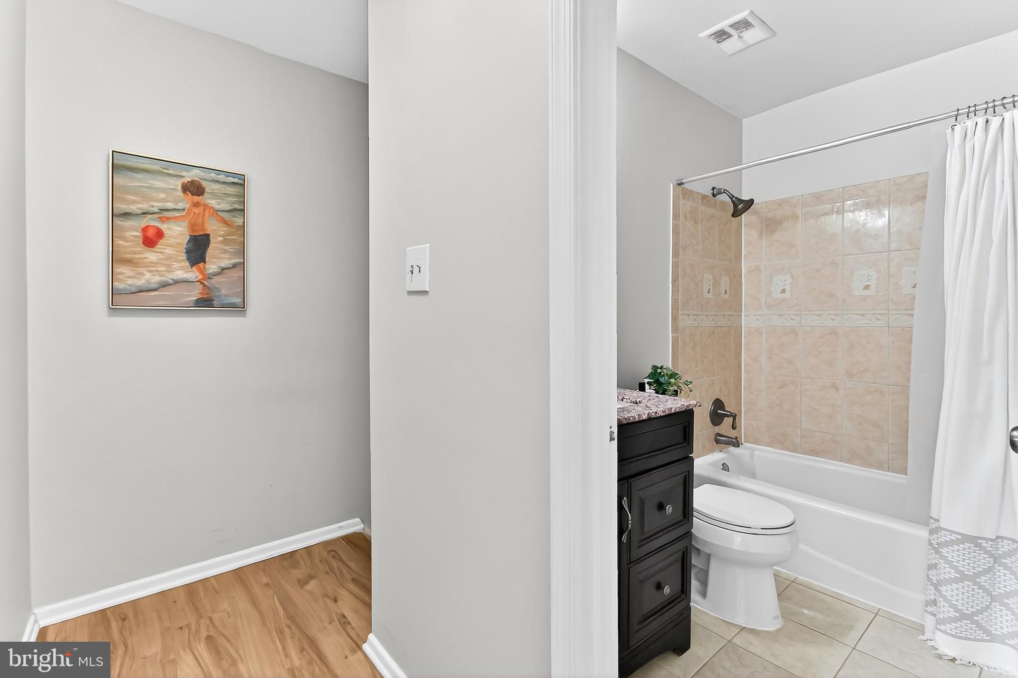 NEWINGTON STATION - Residential