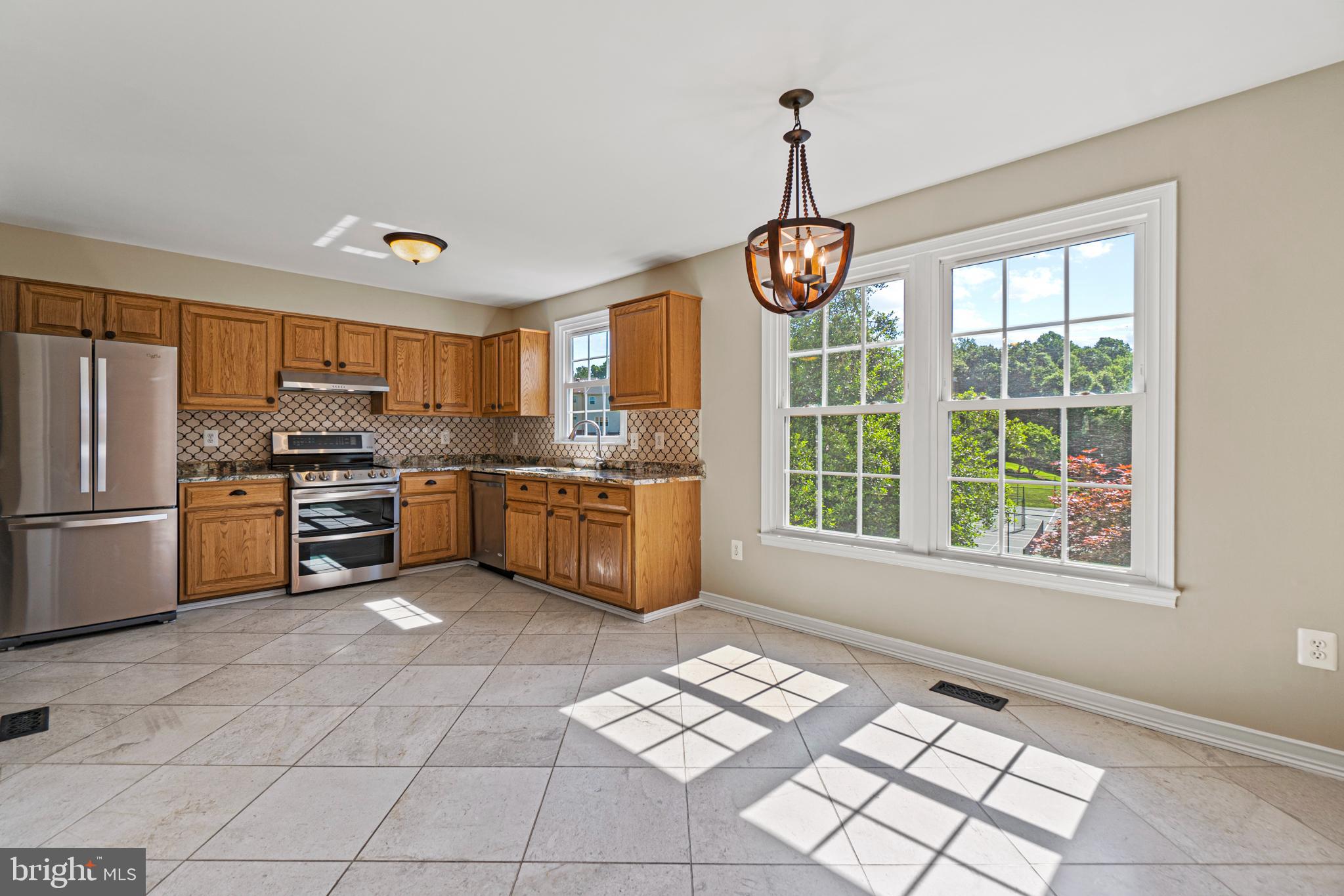 LAKEPOINTE - Residential