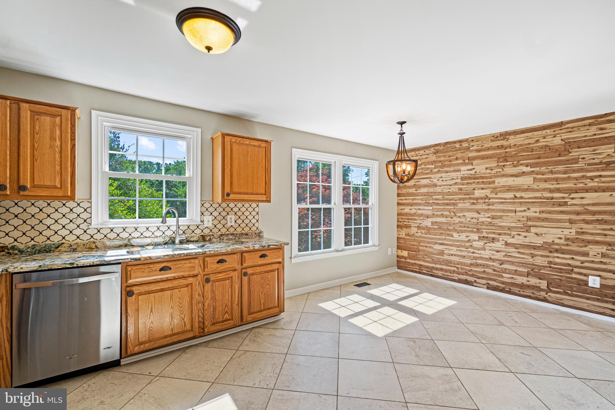 LAKEPOINTE - Residential