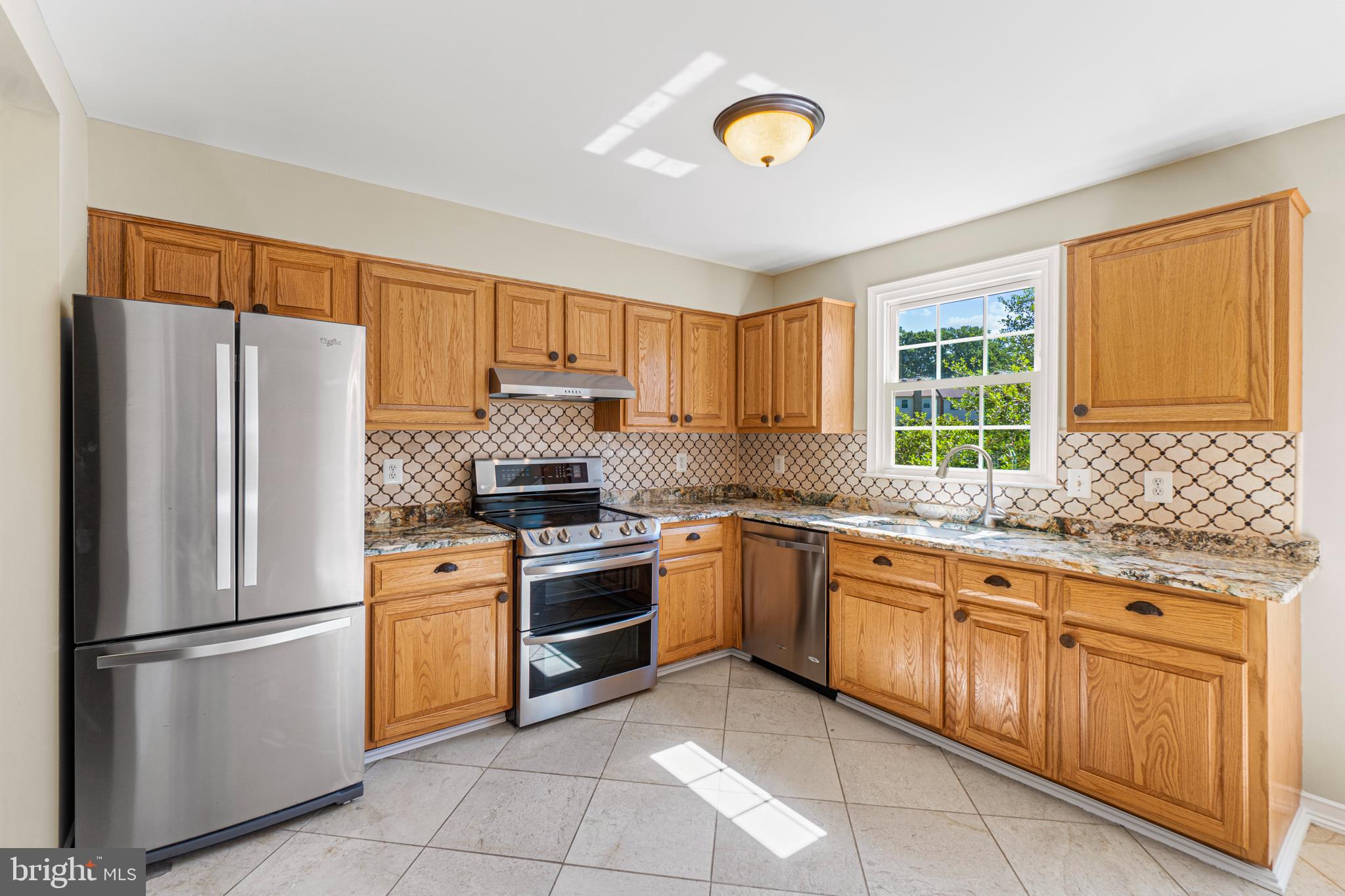 LAKEPOINTE - Residential