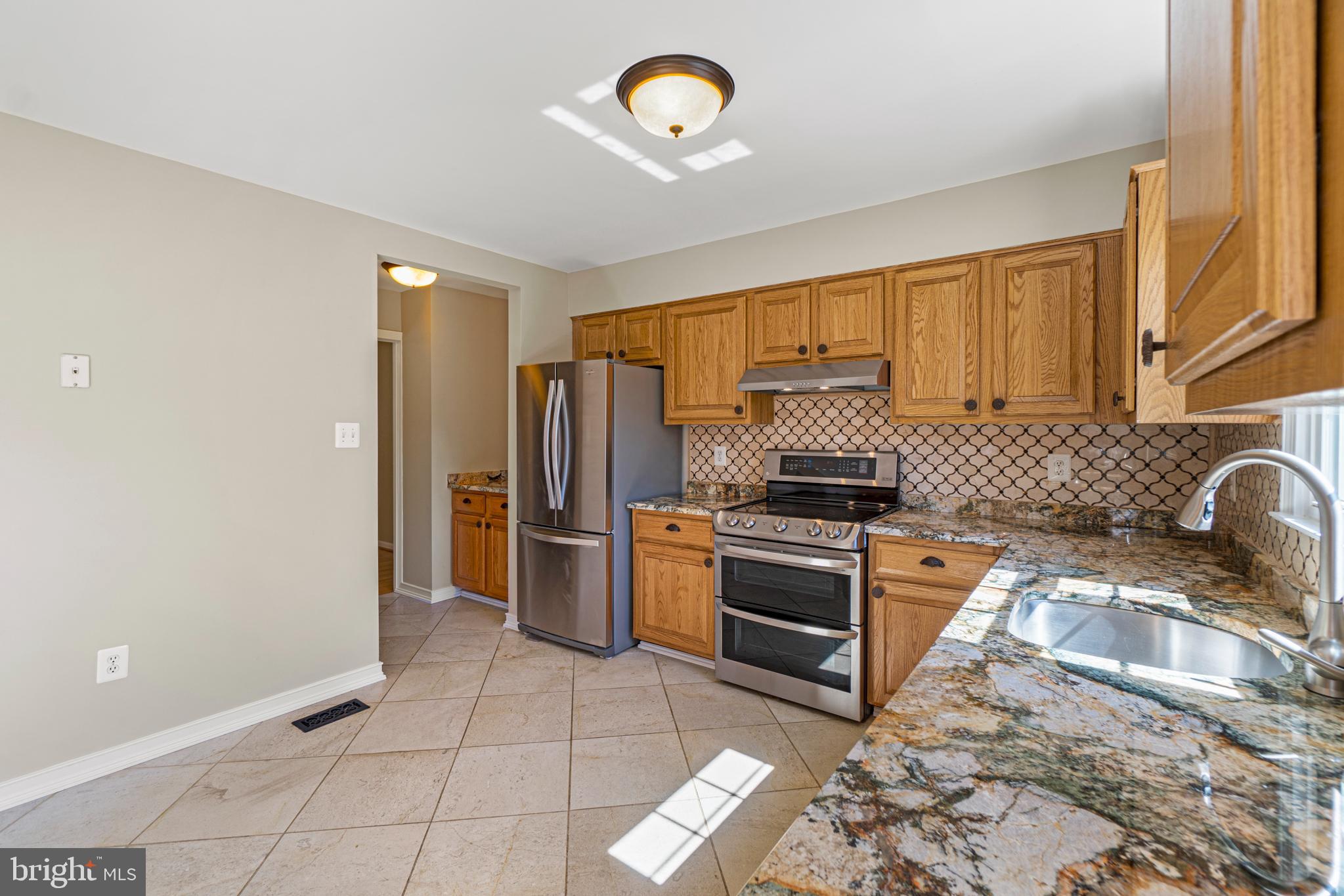 LAKEPOINTE - Residential