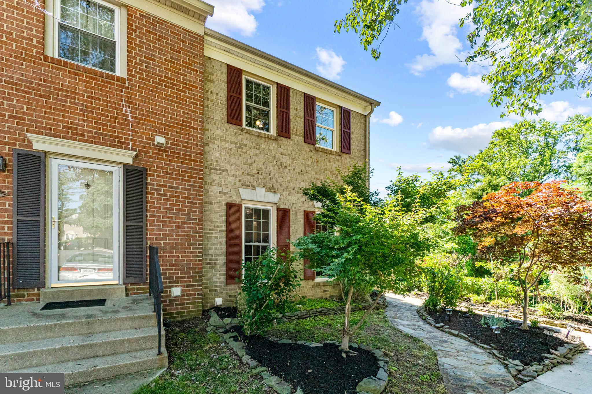 LAKEPOINTE - Residential