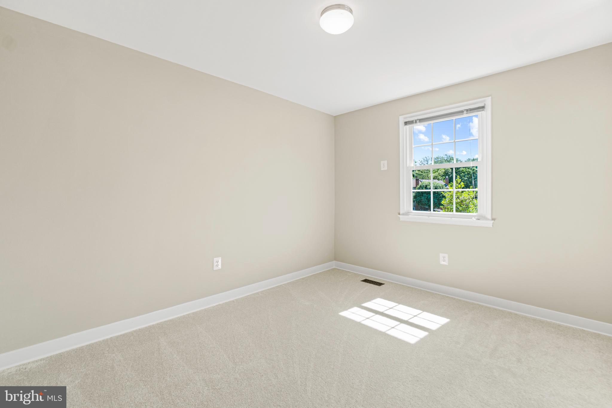 LAKEPOINTE - Residential