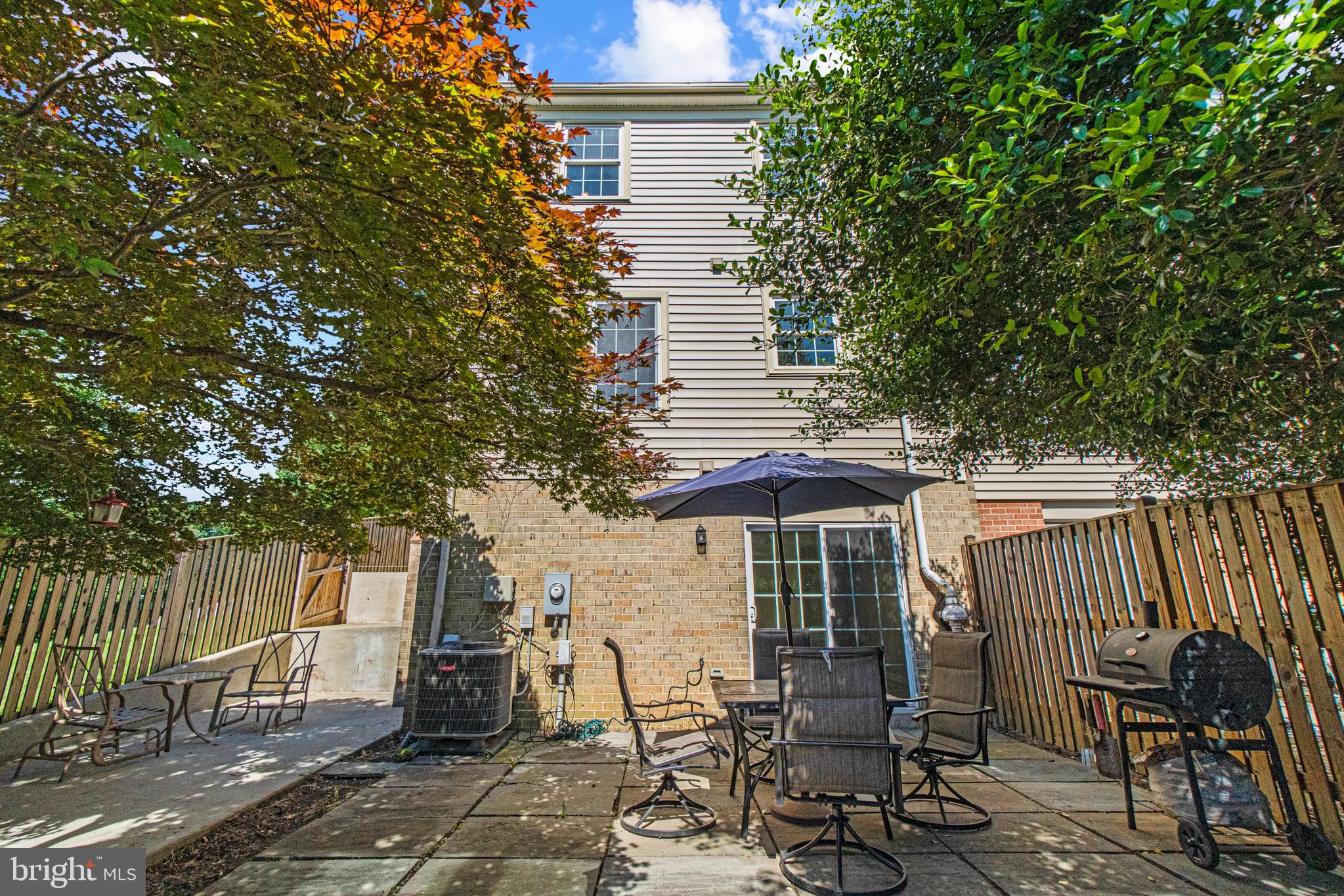 LAKEPOINTE - Residential