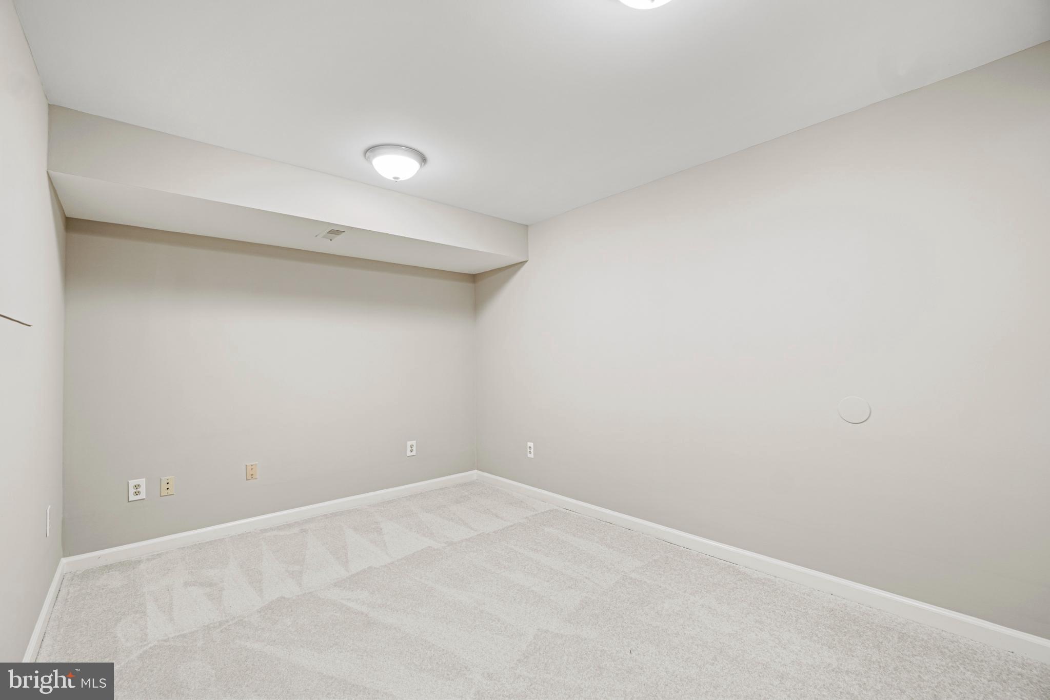 LAKEPOINTE - Residential