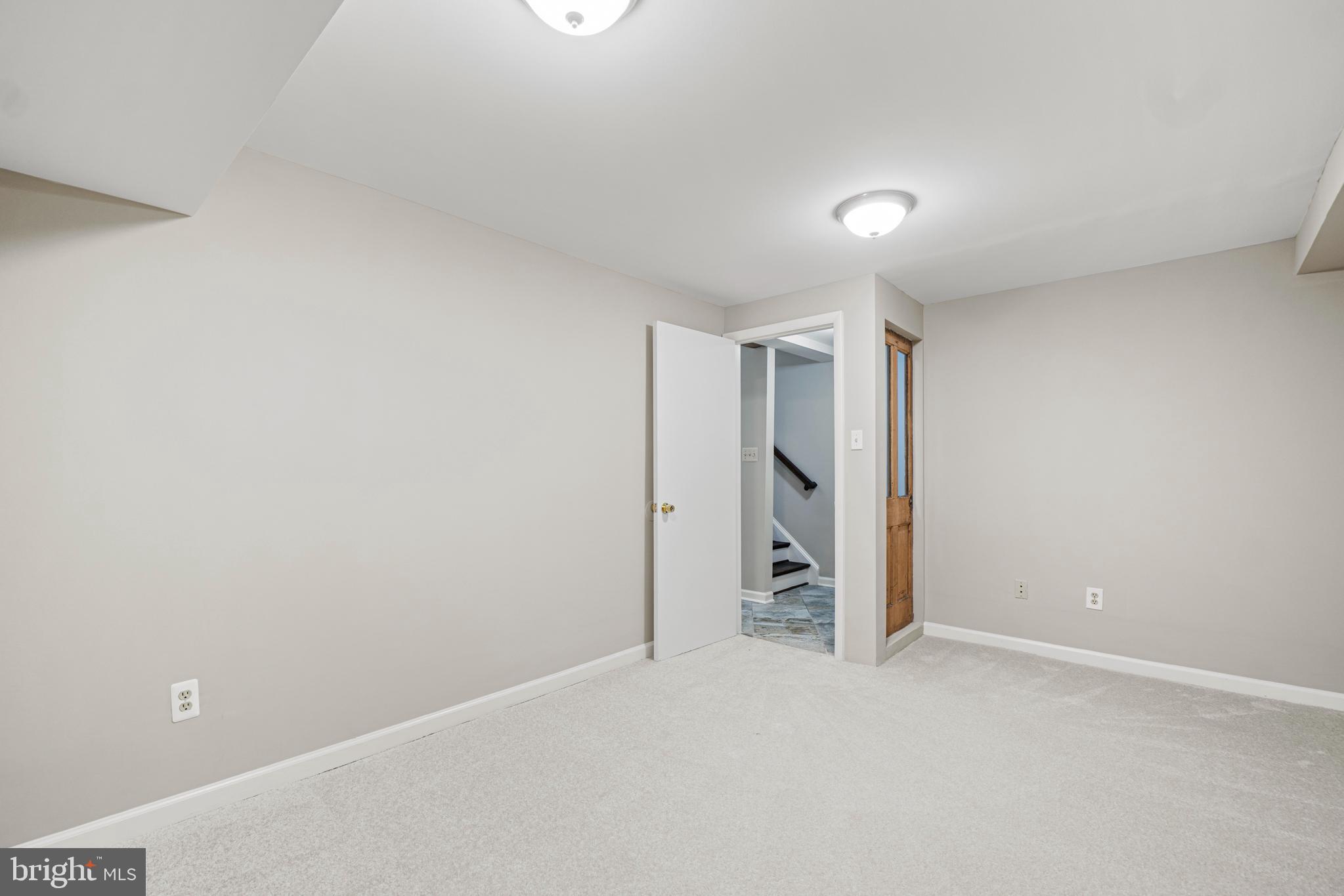 LAKEPOINTE - Residential