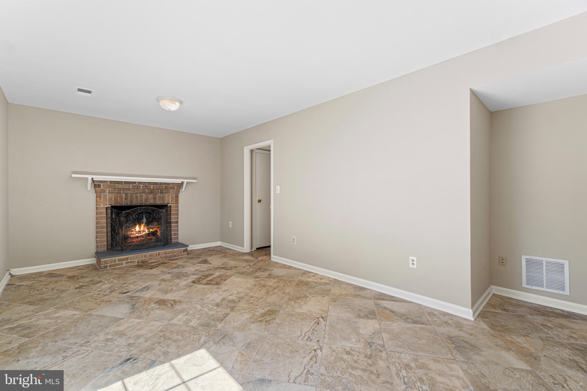 LAKEPOINTE - Residential