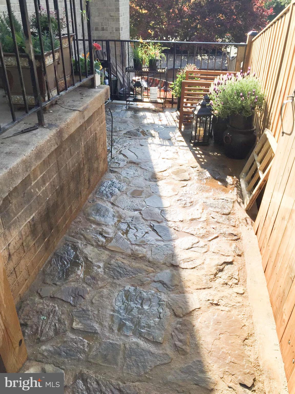 LAKEPOINTE - Residential