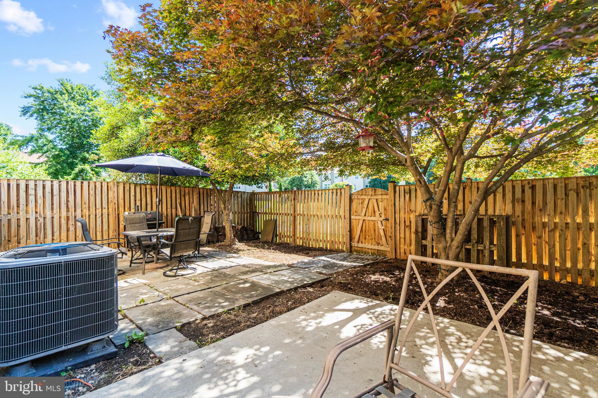 LAKEPOINTE - Residential