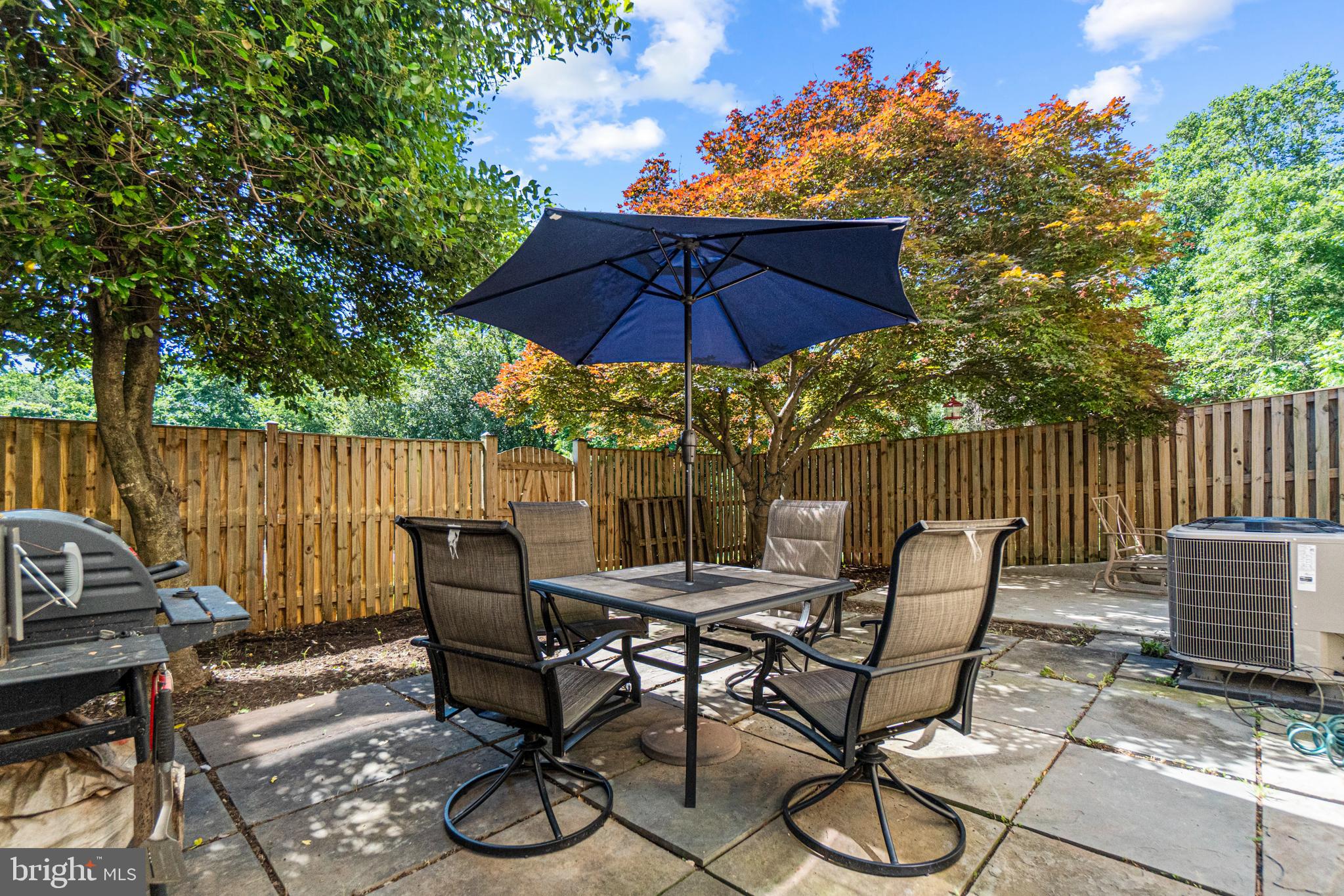 LAKEPOINTE - Residential