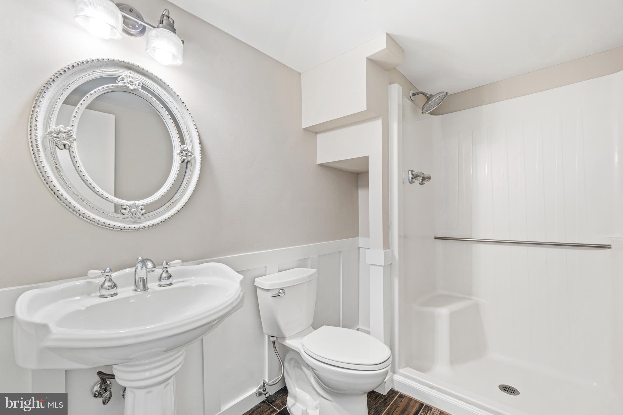 LAKEPOINTE - Residential