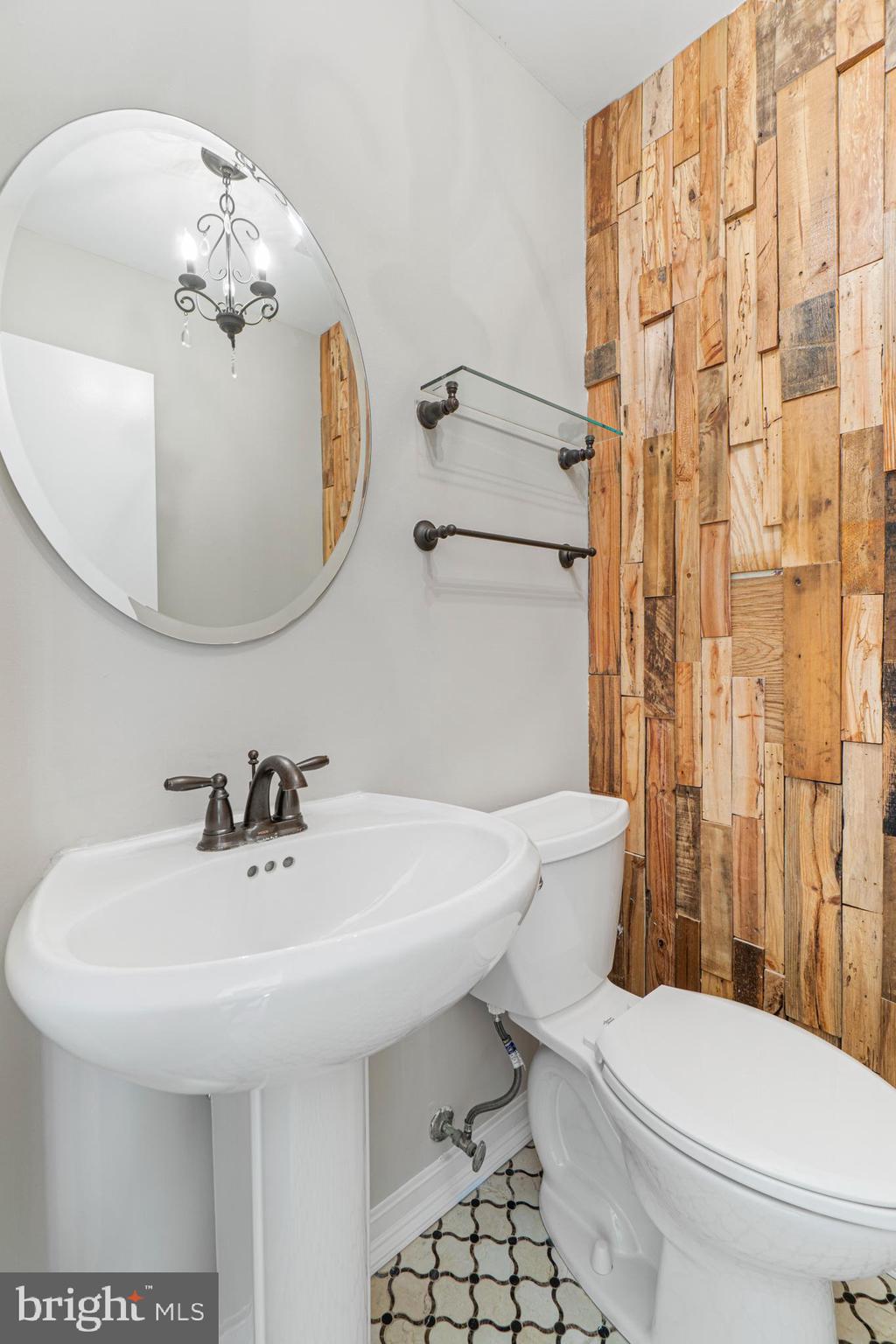 LAKEPOINTE - Residential