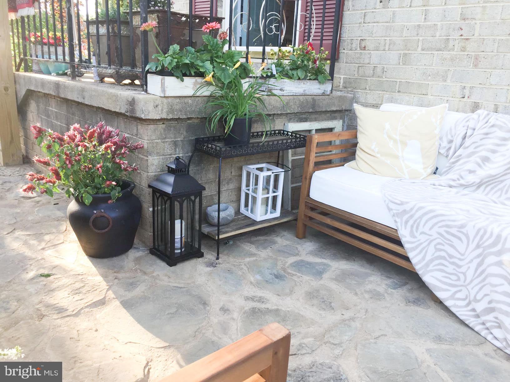 LAKEPOINTE - Residential