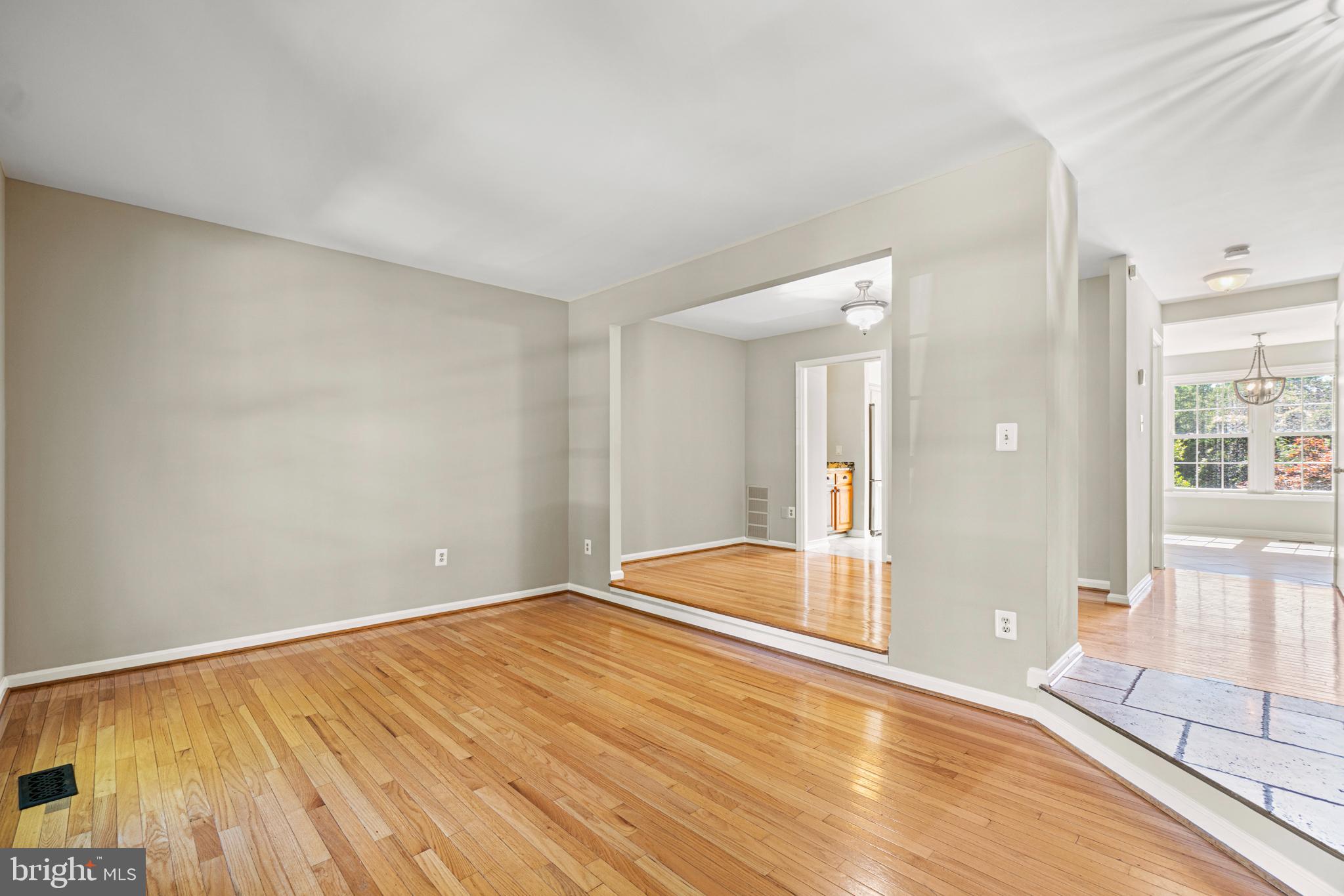 LAKEPOINTE - Residential