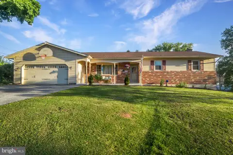 5560 N Fairway Drive, Reading, PA MLS: PABK2072916