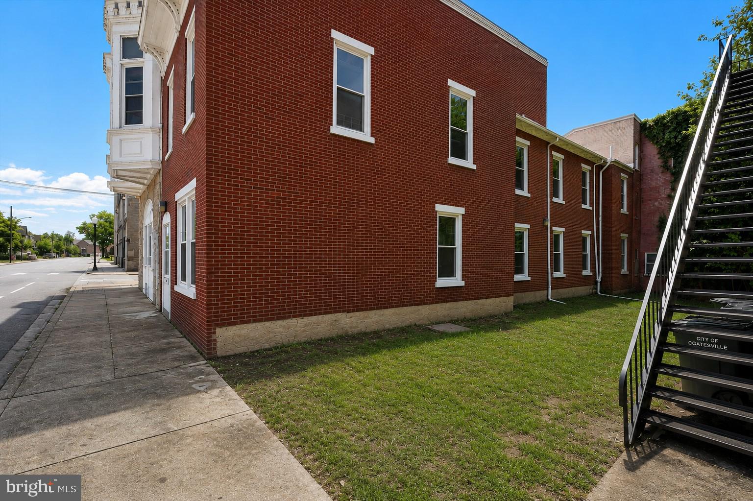 32 N 3RD AVENUE