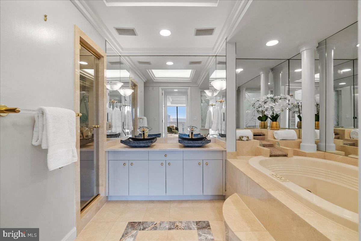 ROSSLYN - Residential