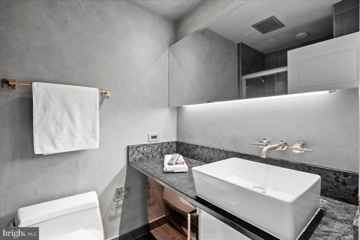 ROSSLYN - Residential