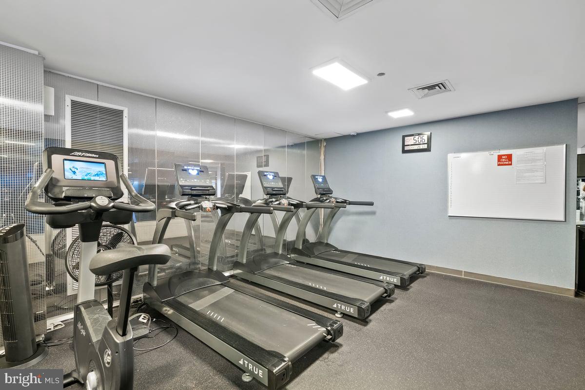 ROSSLYN - Residential