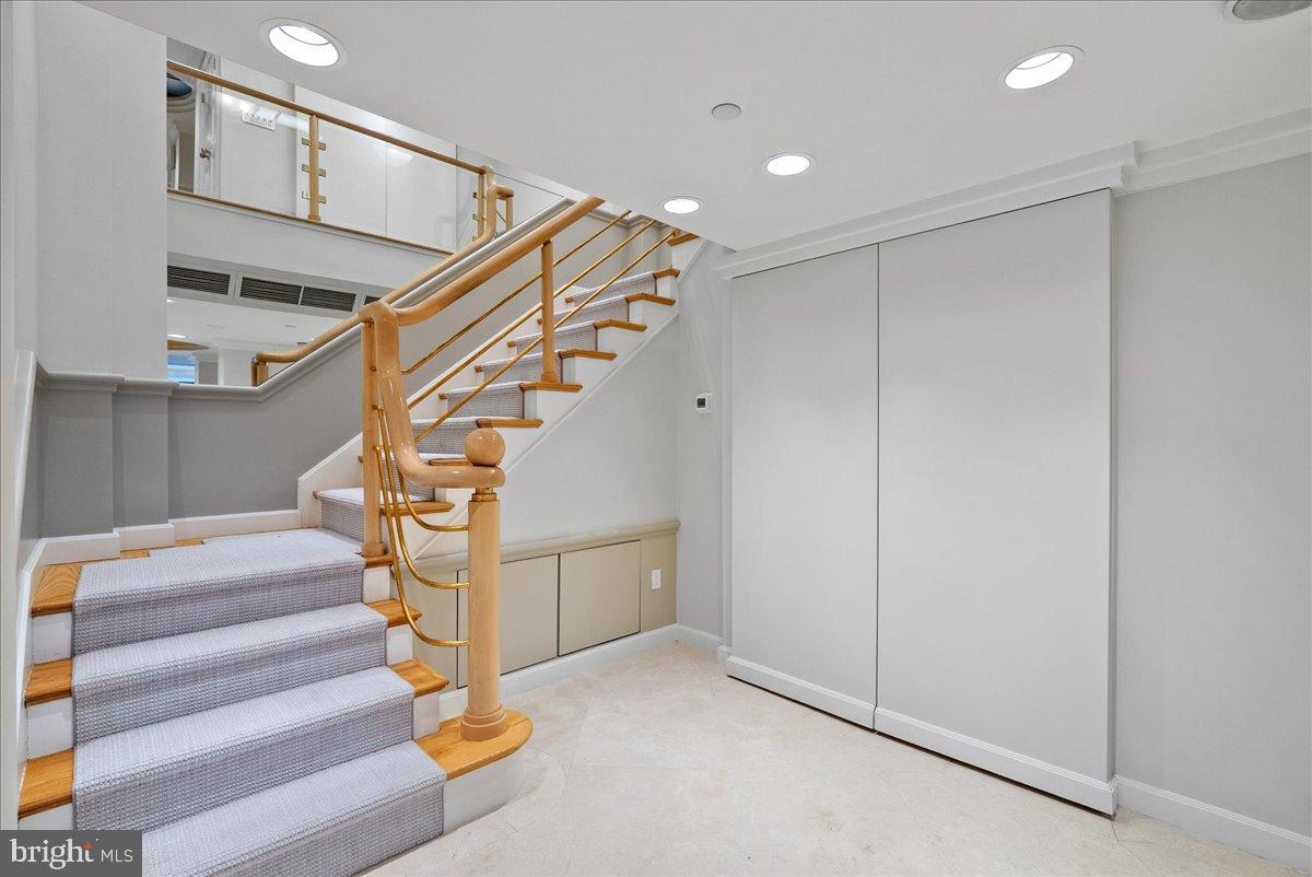 ROSSLYN - Residential