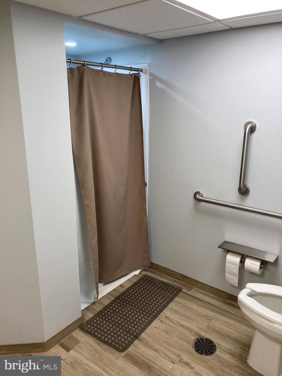 ENCORE OF MCLEAN - Residential