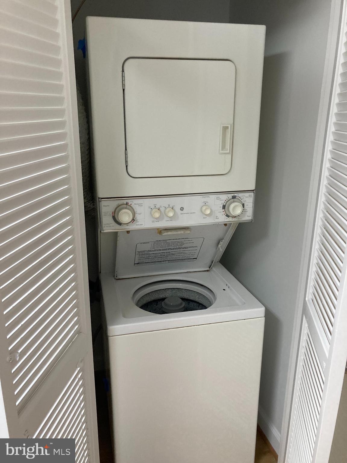 ENCORE OF MCLEAN - Residential