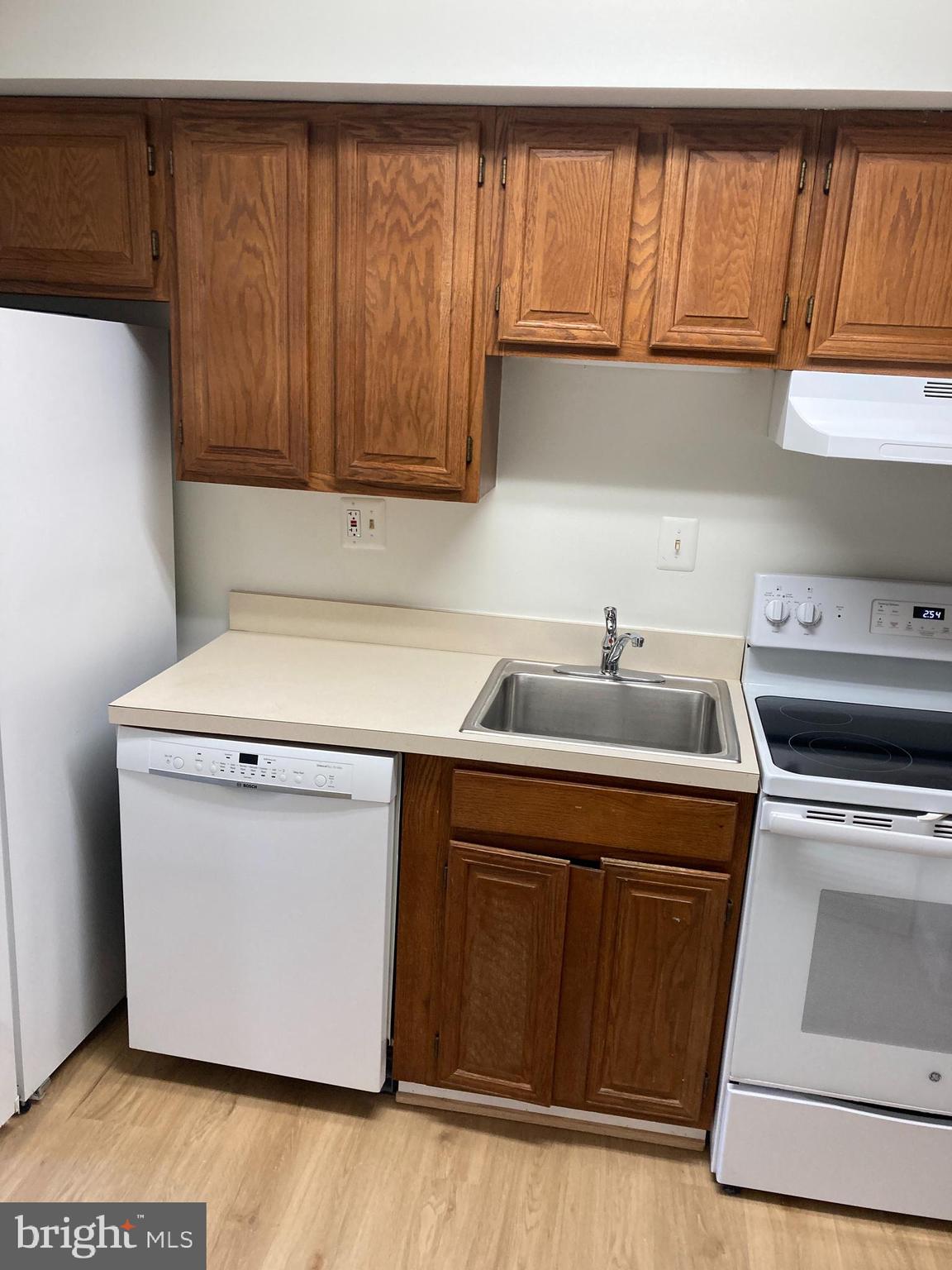 ENCORE OF MCLEAN - Residential