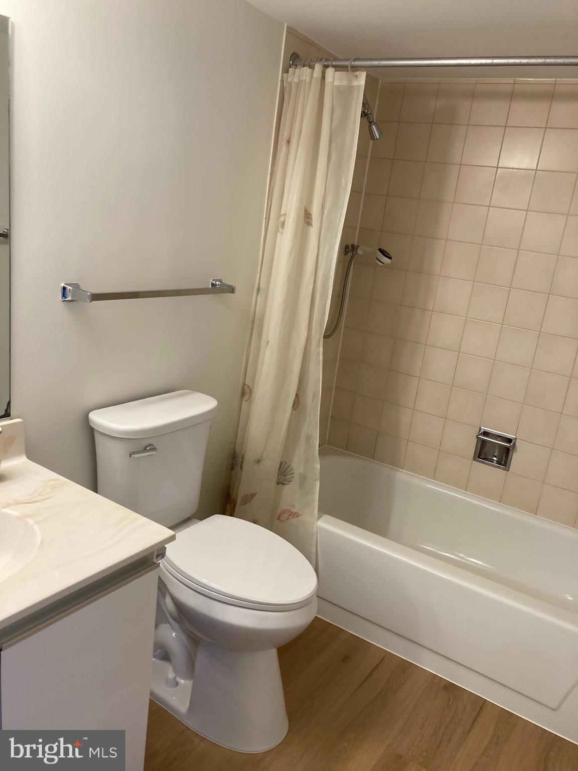 ENCORE OF MCLEAN - Residential