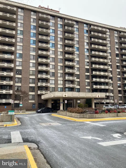 1808 Old Meadow Road Unit 1201, McLean, VA MLS: VAFX2223766