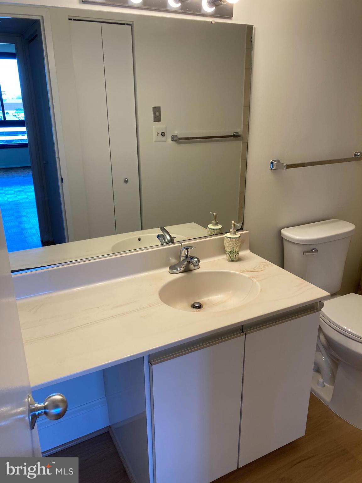 ENCORE OF MCLEAN - Residential