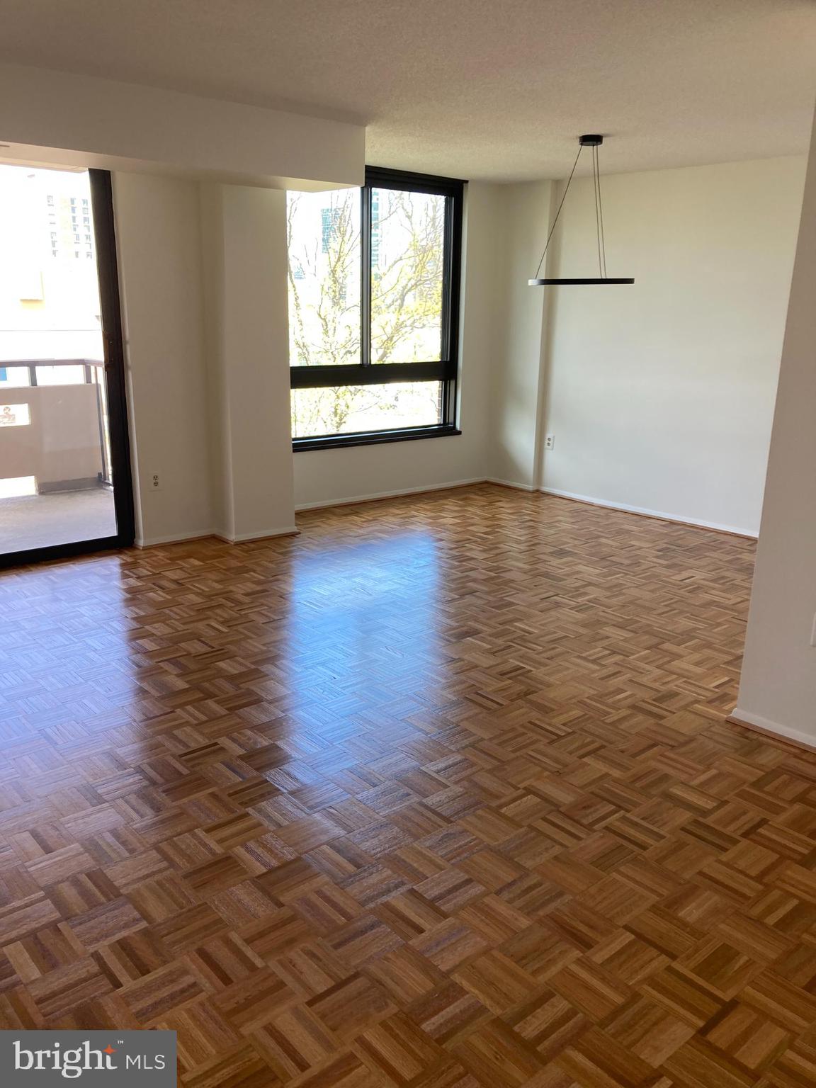 ENCORE OF MCLEAN - Residential