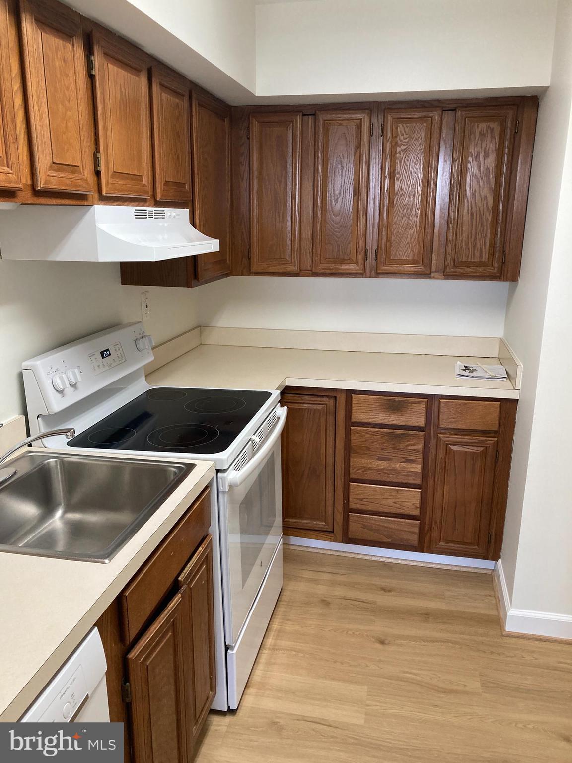 ENCORE OF MCLEAN - Residential