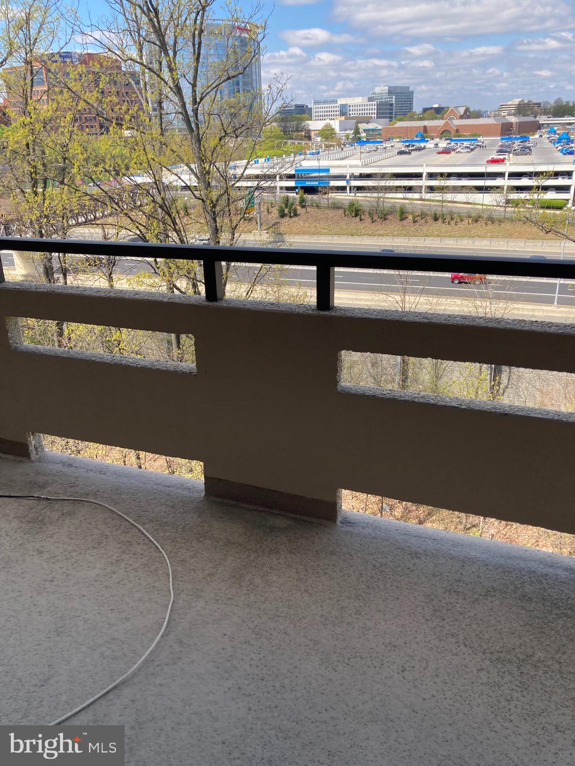 ENCORE OF MCLEAN - Residential