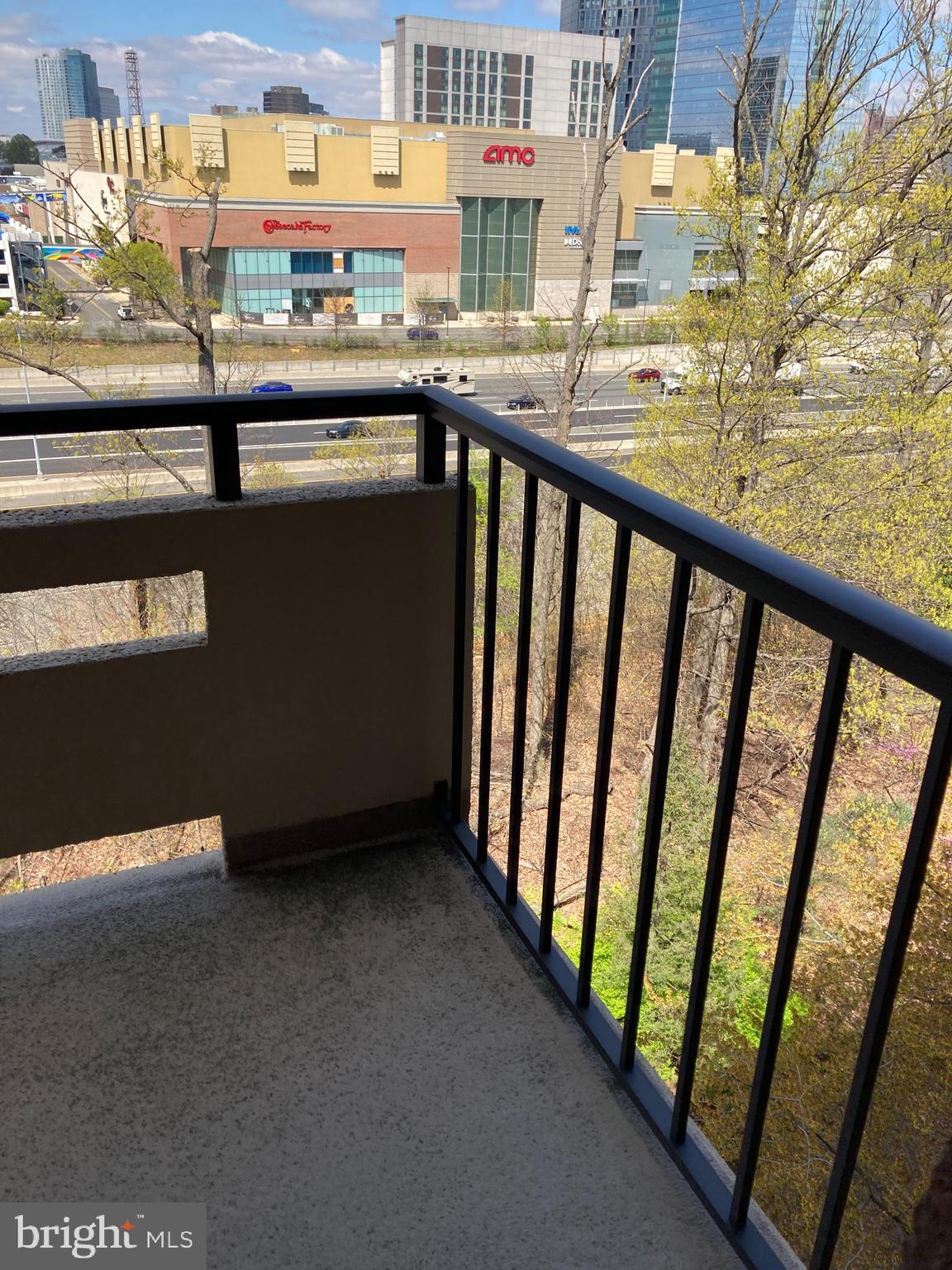 ENCORE OF MCLEAN - Residential