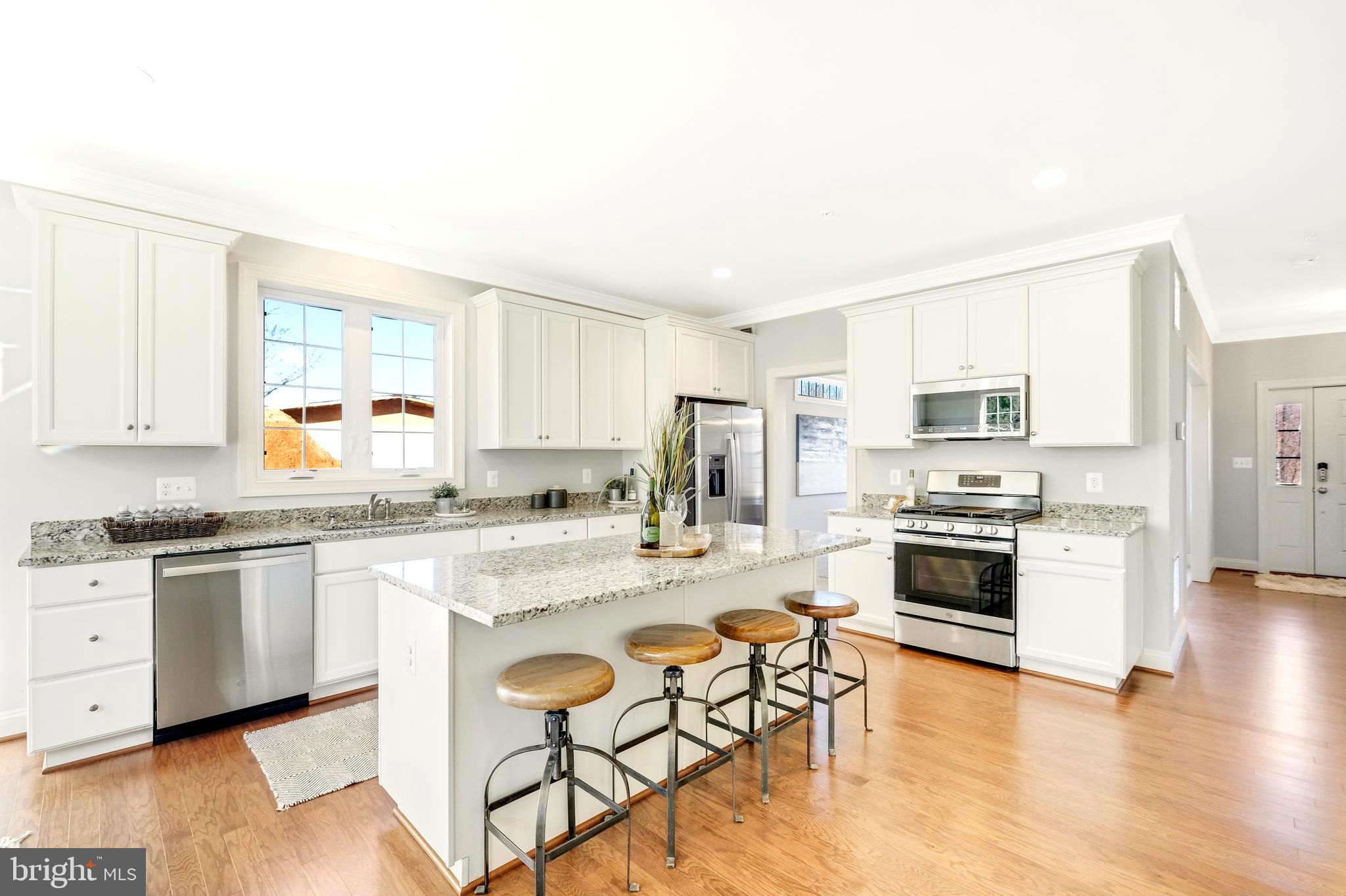 WASHINGTON OVERLOOK - Residential