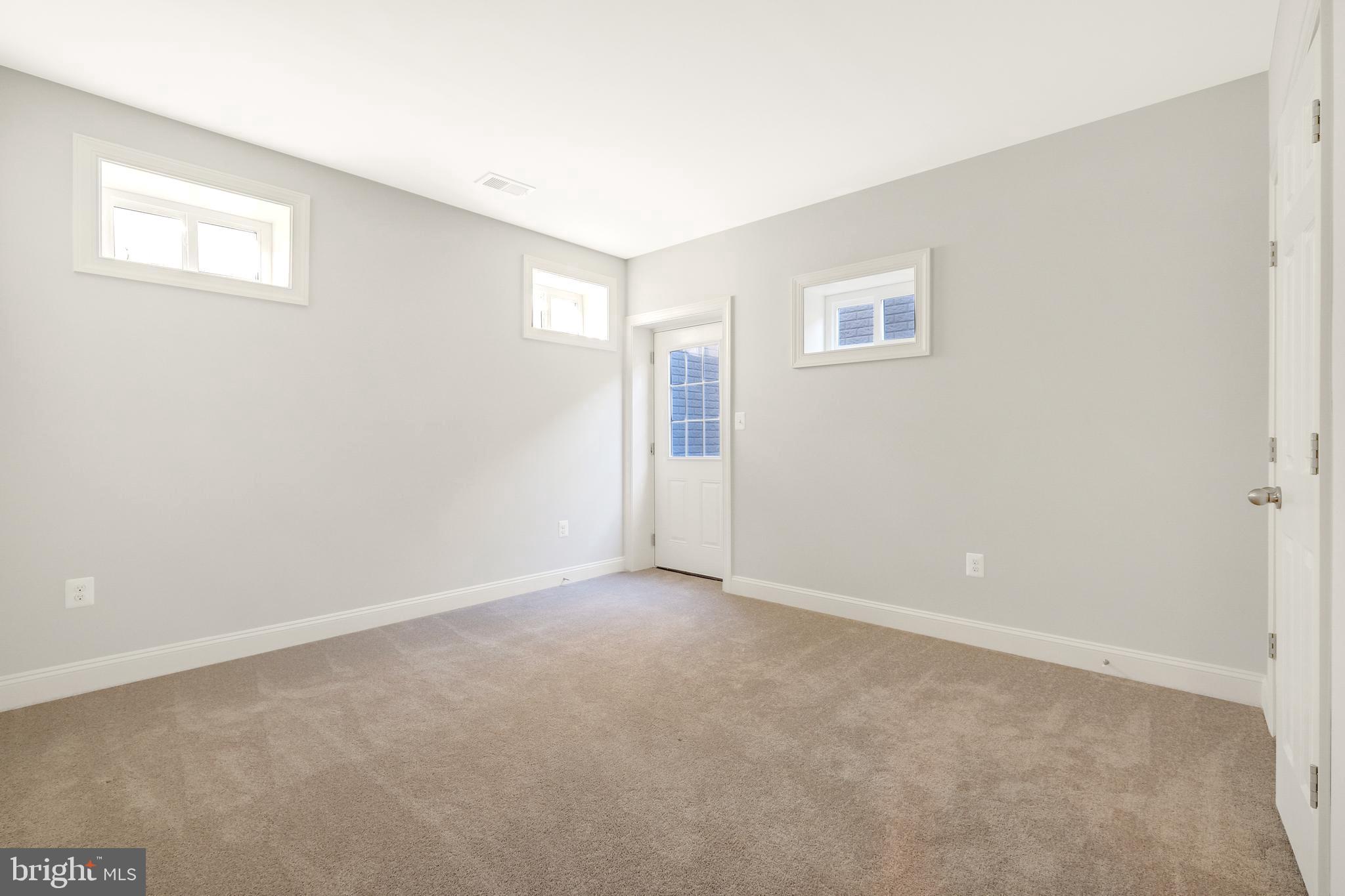 WASHINGTON OVERLOOK - Residential