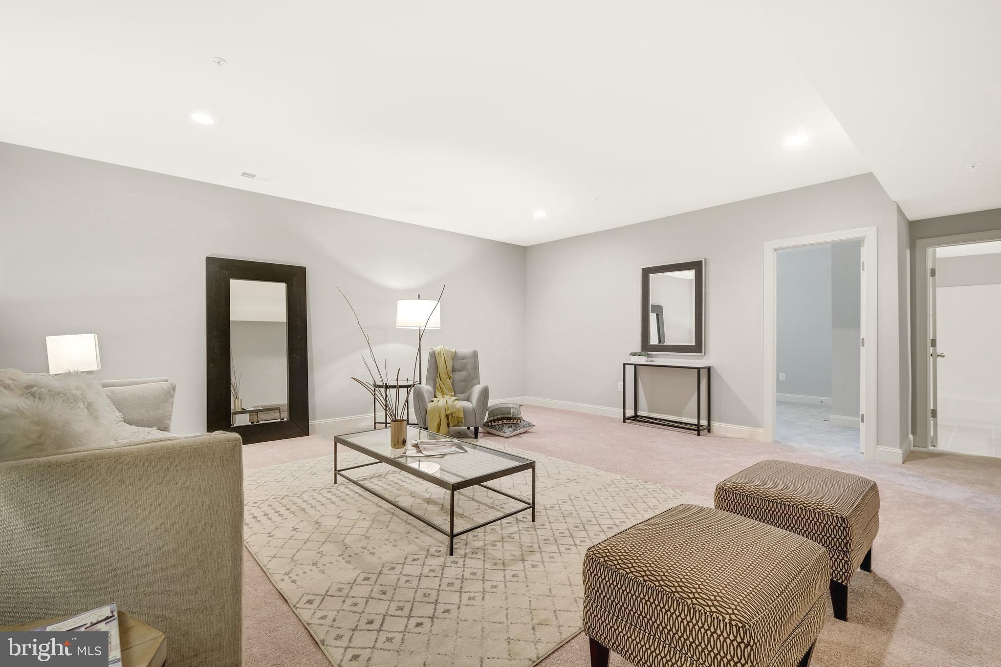 WASHINGTON OVERLOOK - Residential