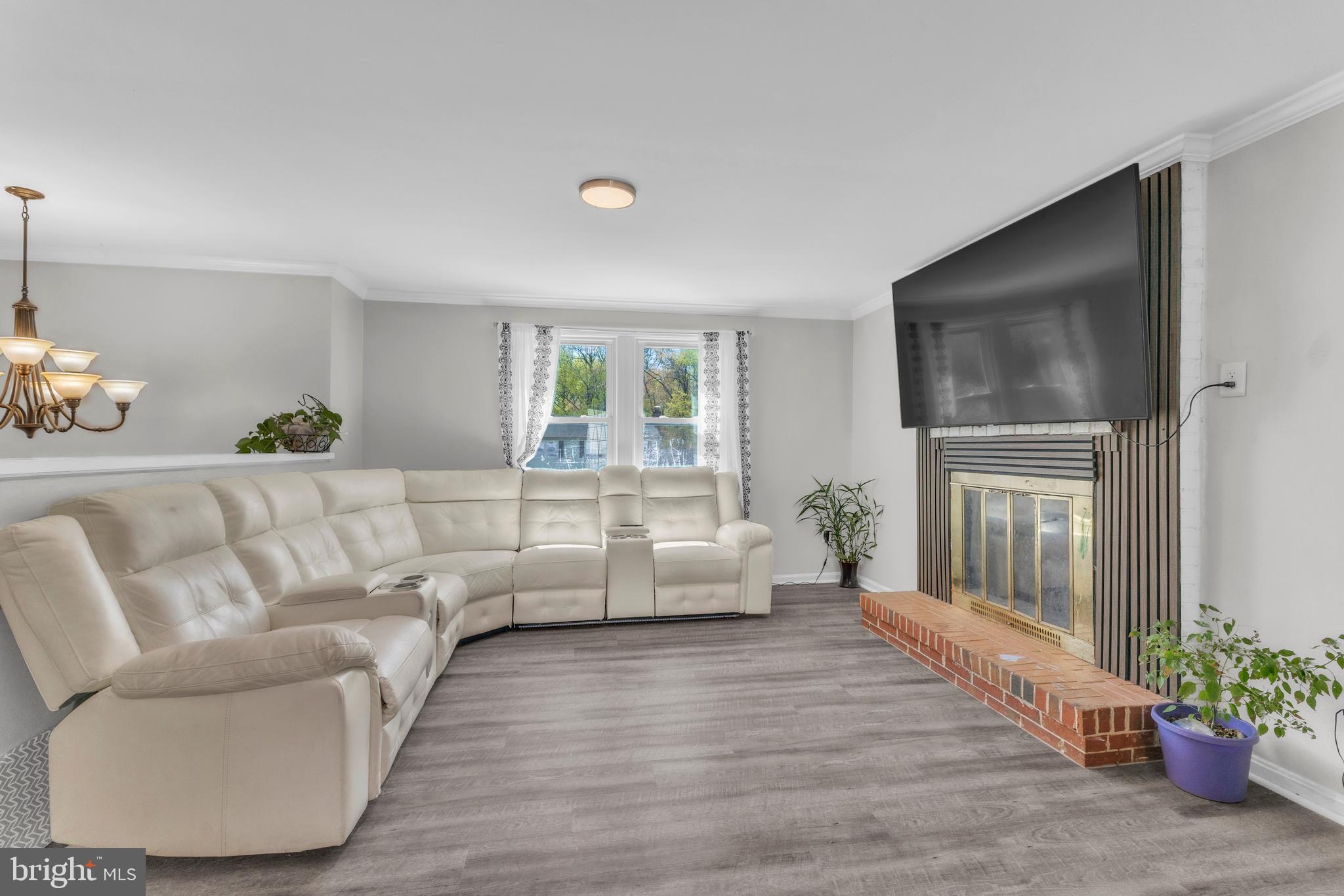 1502 HIDDENBROOK DRIVE