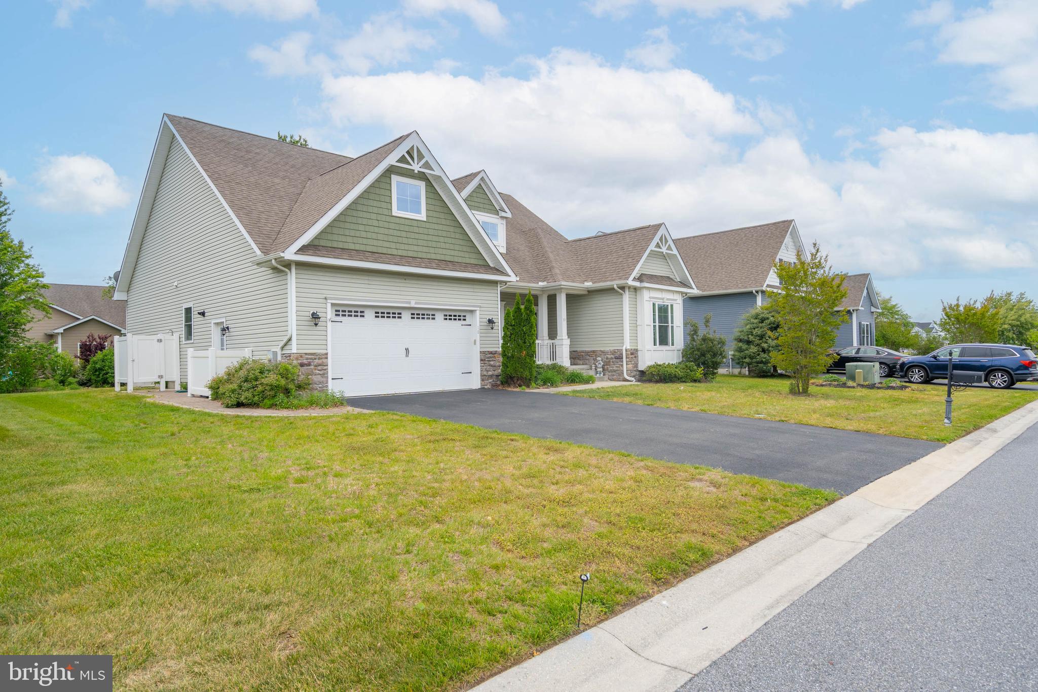 10 GOLDEN EAGLE DRIVE