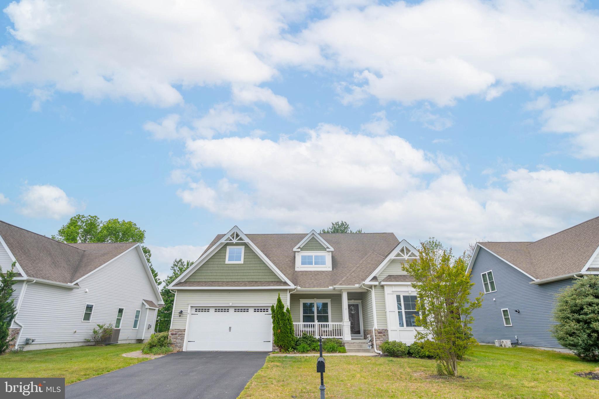 10 GOLDEN EAGLE DRIVE