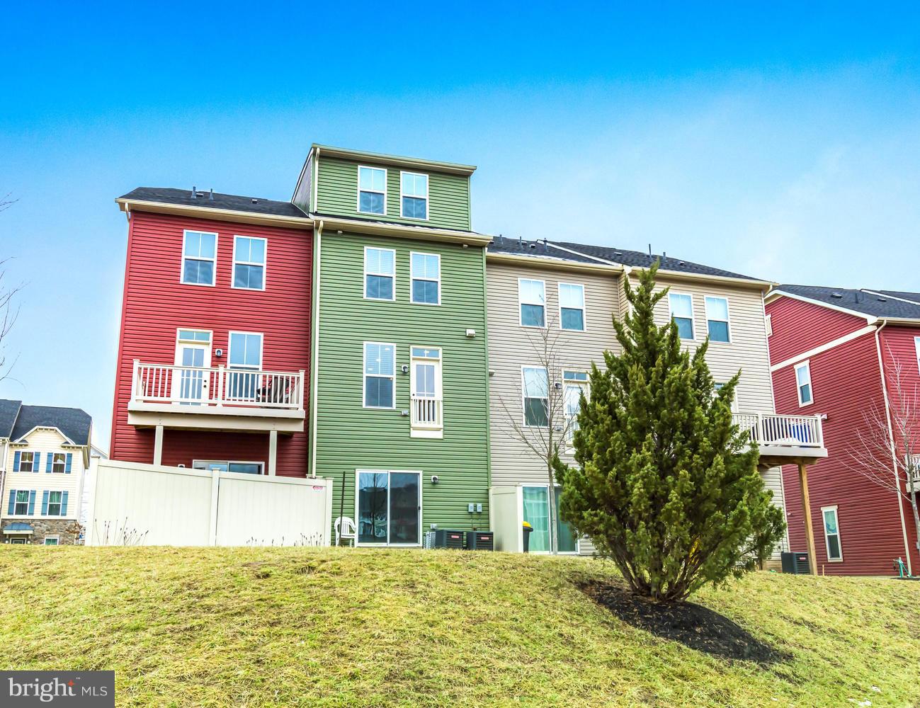 CREEKSIDE VILLAGE AT TANYARD SPRINGS - Residential