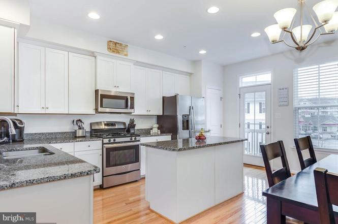 CREEKSIDE VILLAGE AT TANYARD SPRINGS - Residential