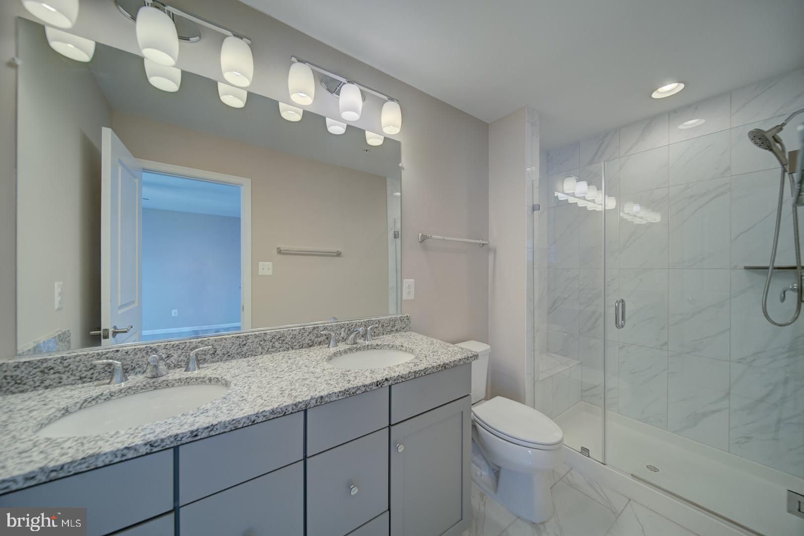 METRO POINTE - Residential