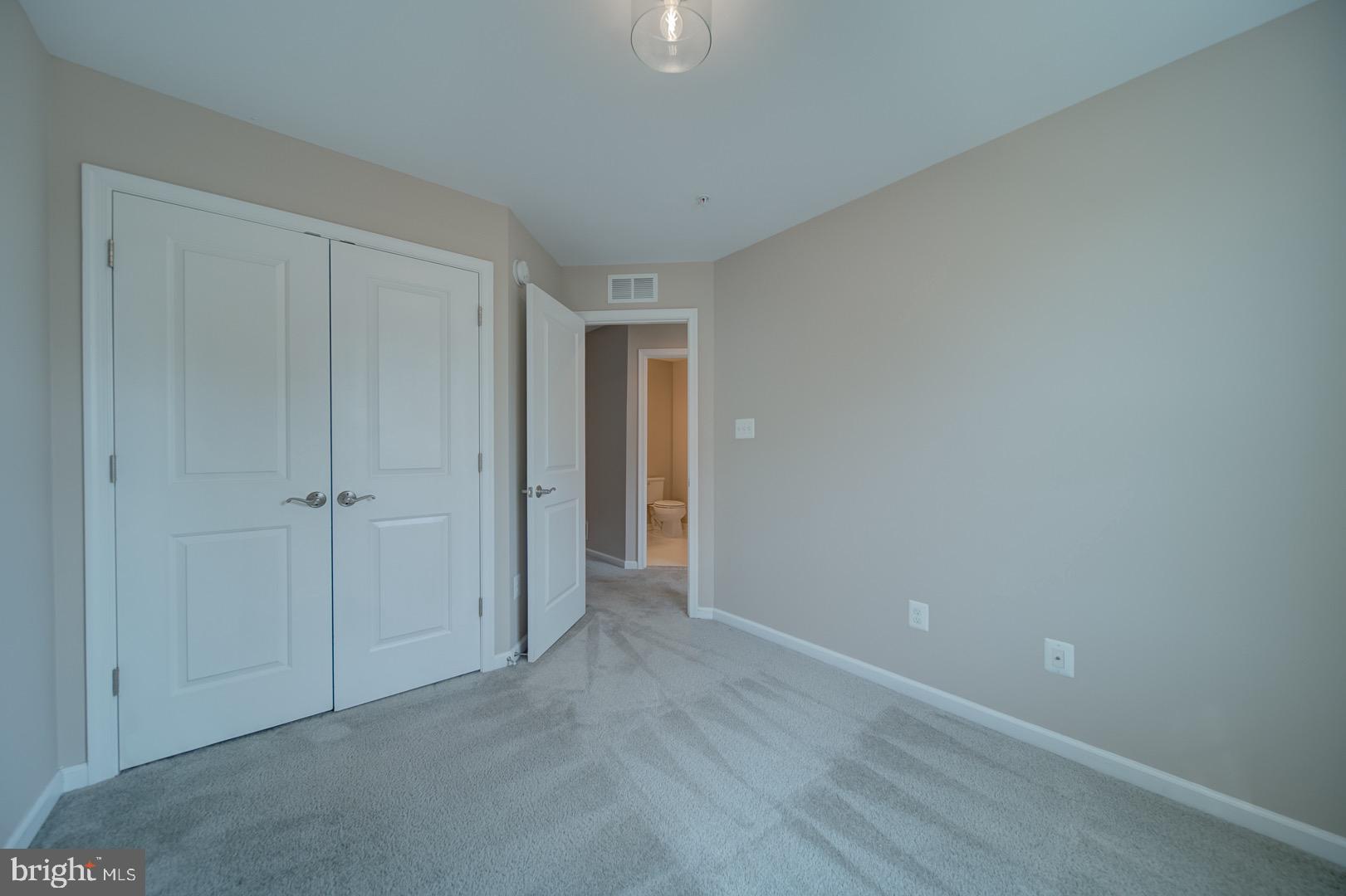 METRO POINTE - Residential